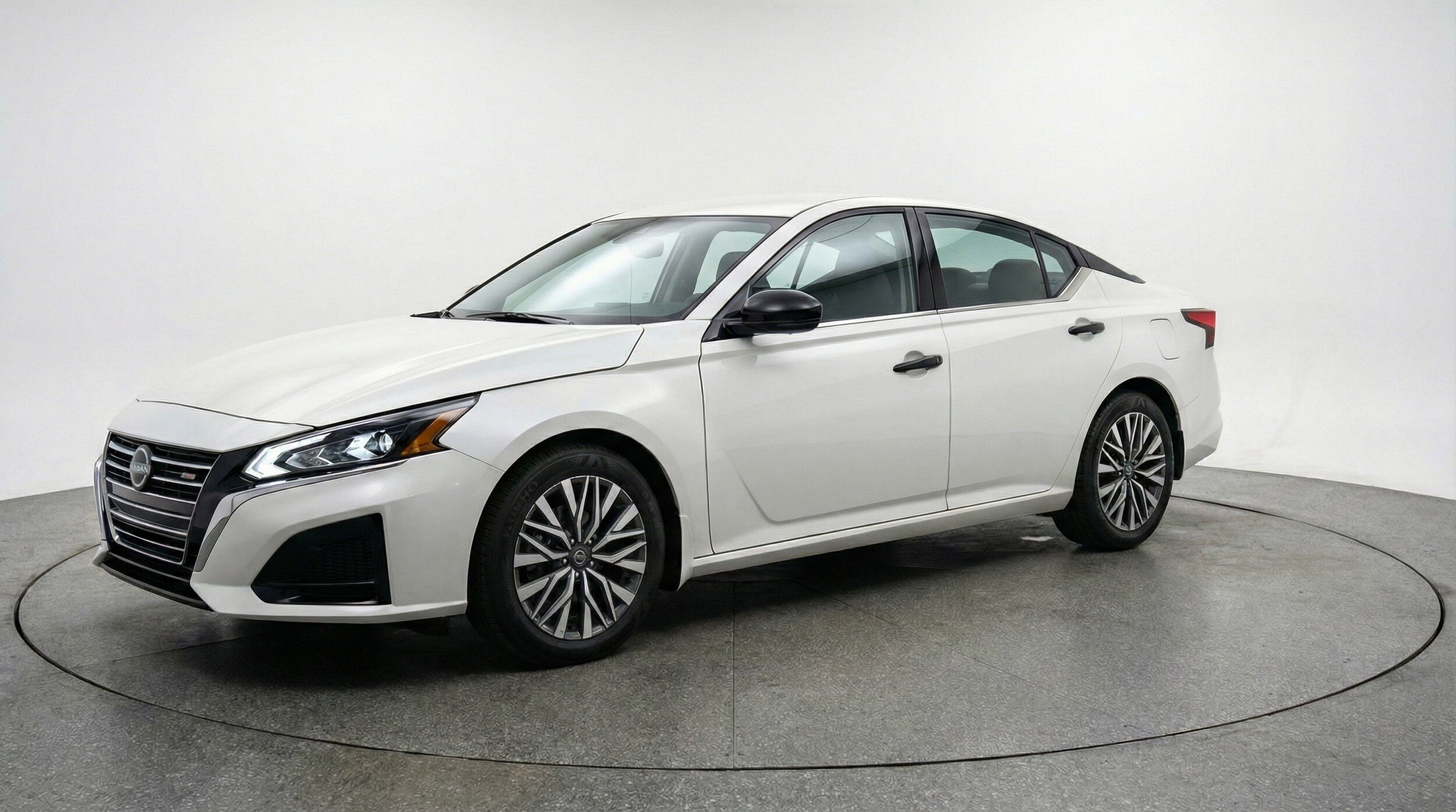 Thumbnail: 2025 Nissan Altima - 3