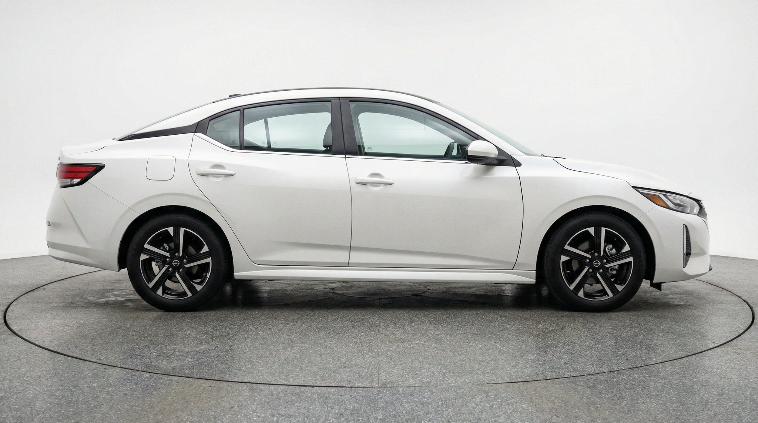 Thumbnail: 2025 Nissan Sentra - 10