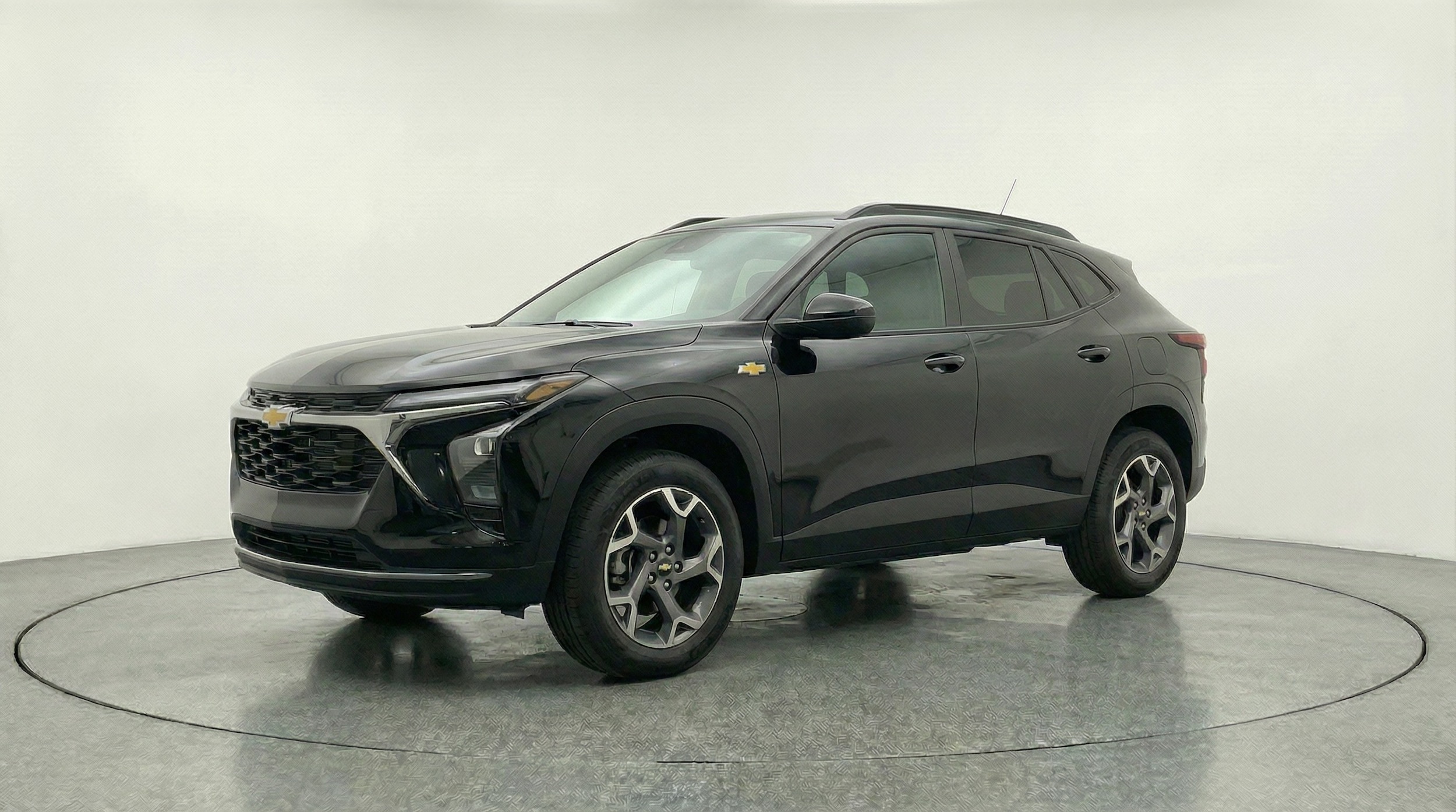 Thumbnail: 2025 Chevrolet Trax - 3