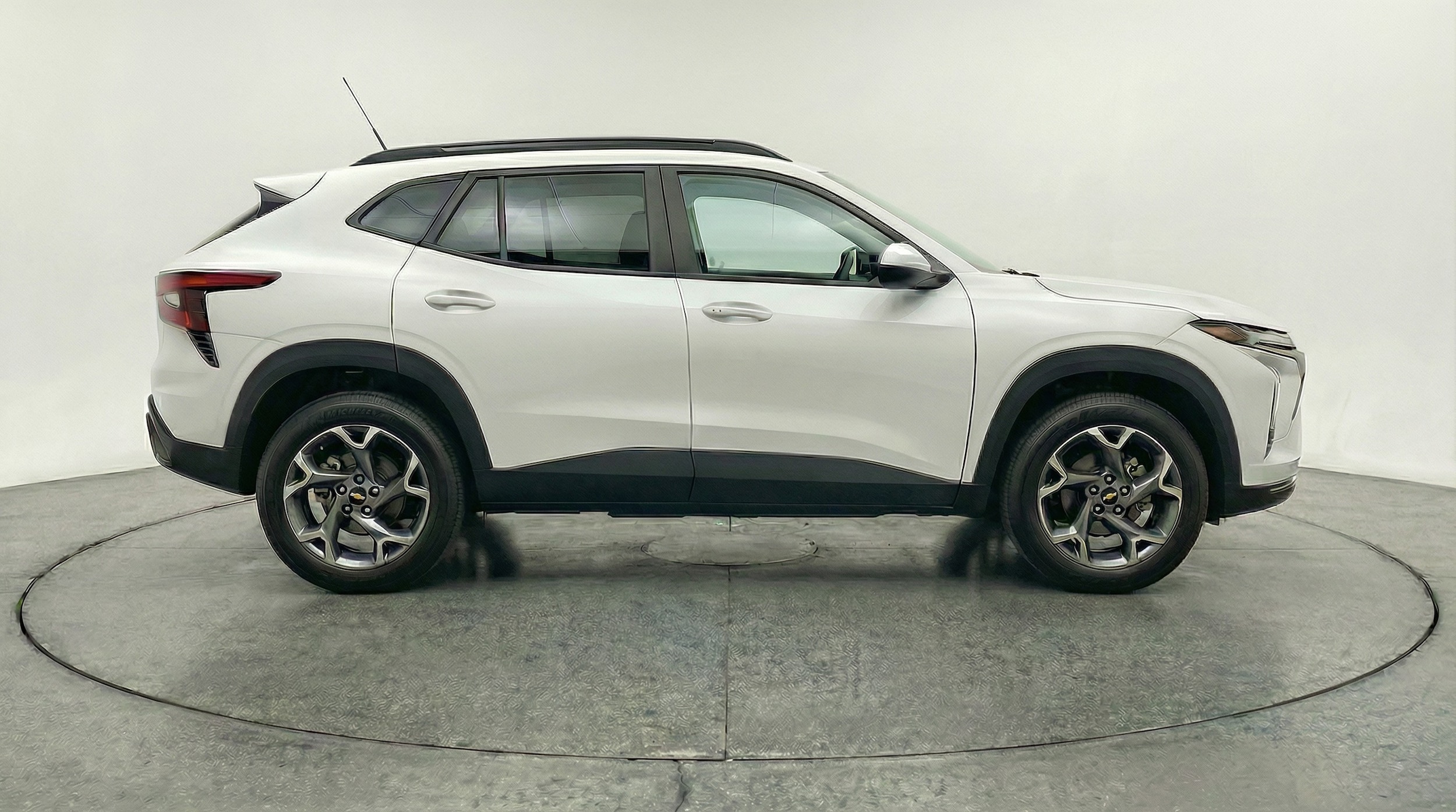 Thumbnail: 2025 Chevrolet Trax - 8