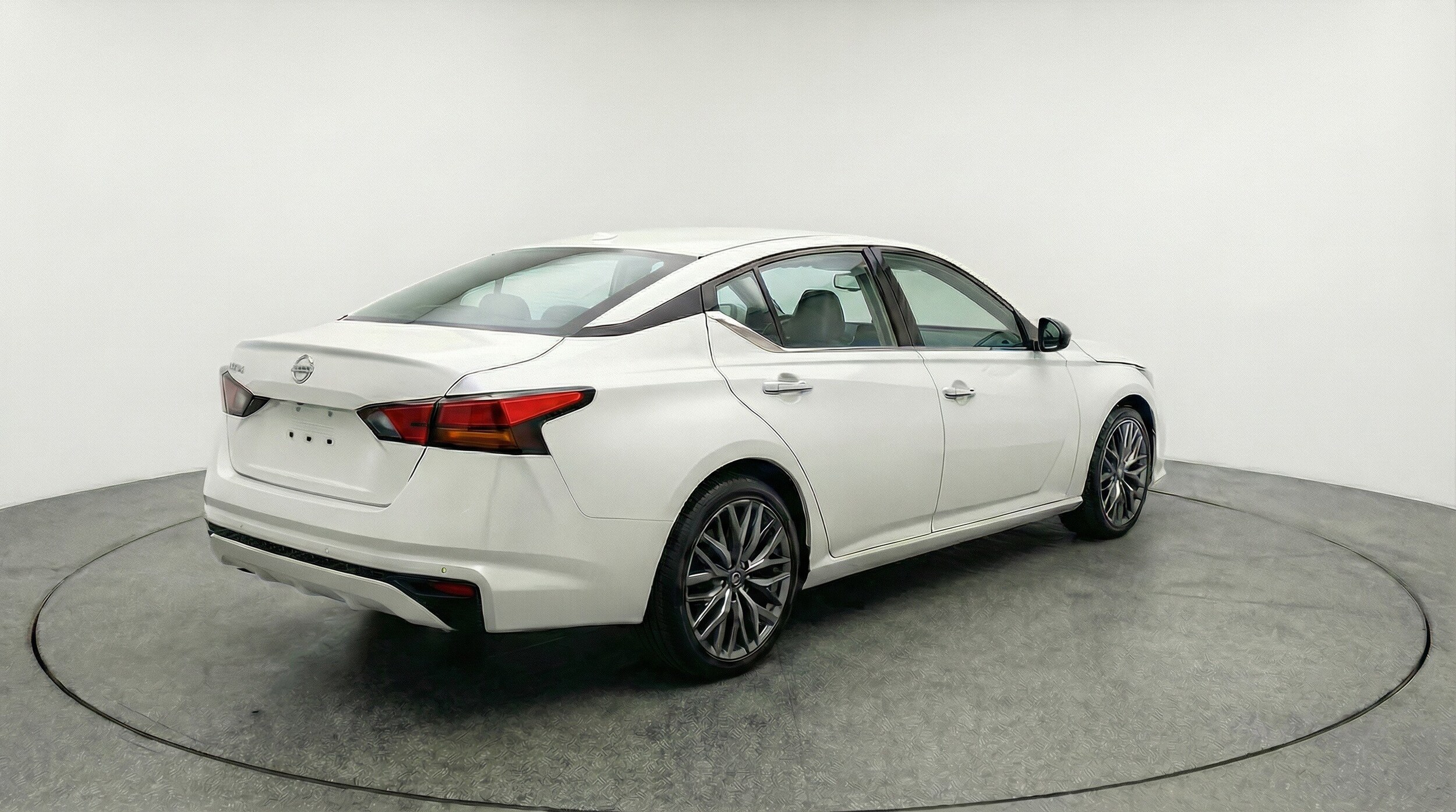 Thumbnail: 2025 Nissan Altima - 9