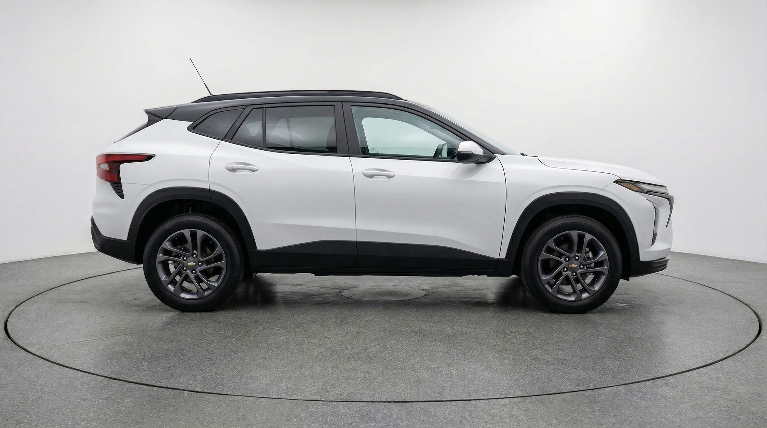 Thumbnail: 2025 Chevrolet Trax - 8