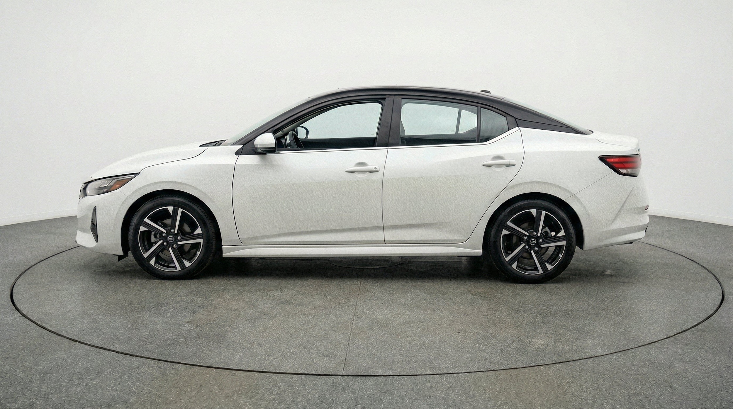 Thumbnail: 2025 Nissan Sentra - 5