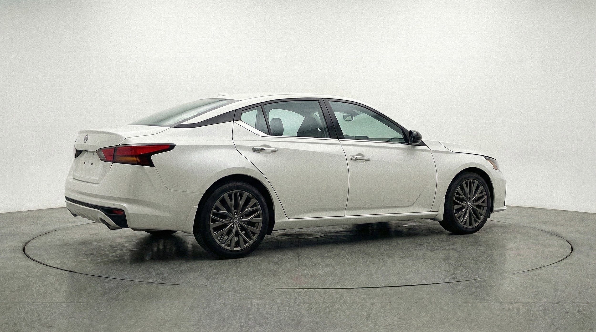 Thumbnail: 2025 Nissan Altima - 9