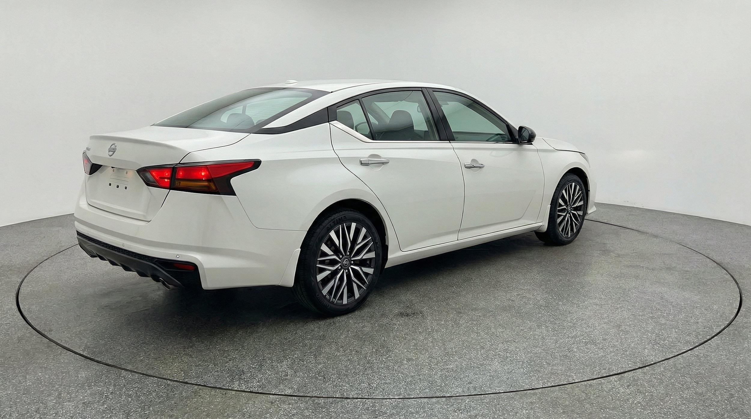 Thumbnail: 2025 Nissan Altima - 9