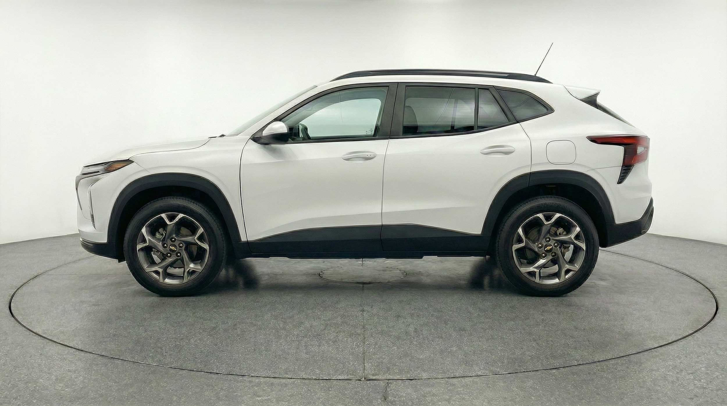 Thumbnail: 2025 Chevrolet Trax - 4