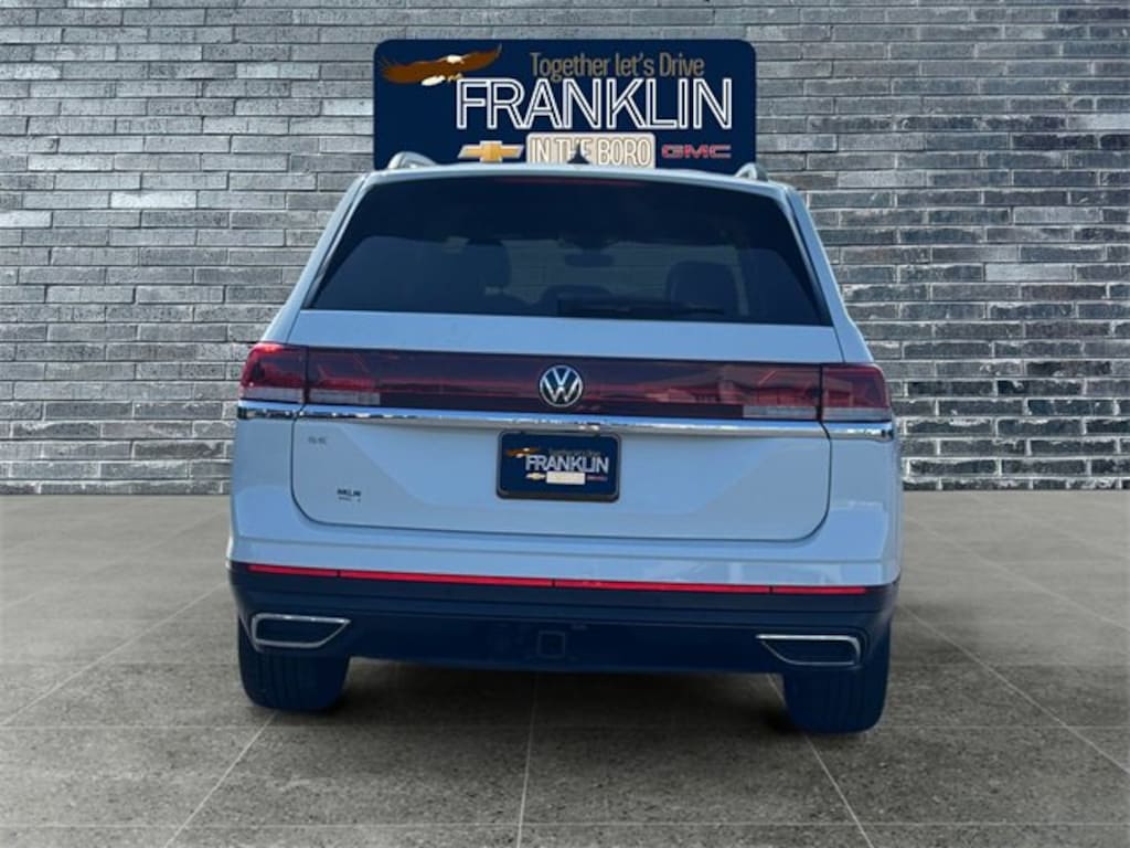 Used 2024 Volkswagen Atlas 2.0T SE w/Technology SUV