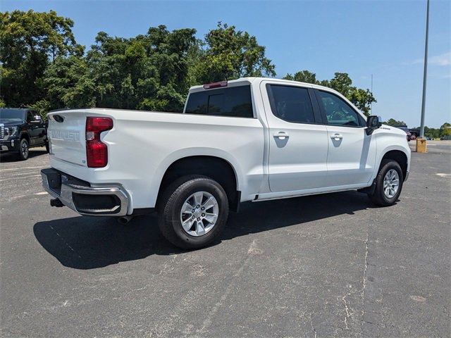 2025 Chevrolet Silverado 1500 LT photo 4