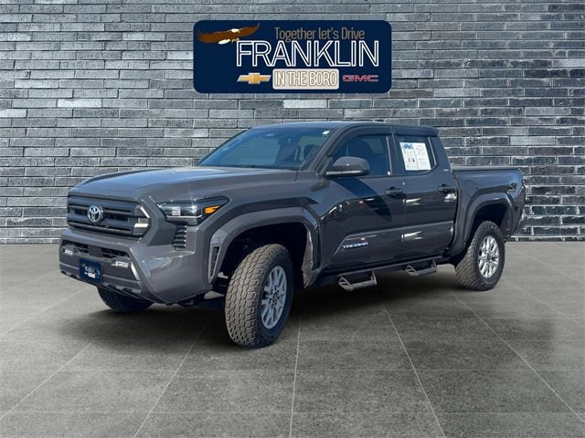 2024 Toyota Tacoma SR5's photo