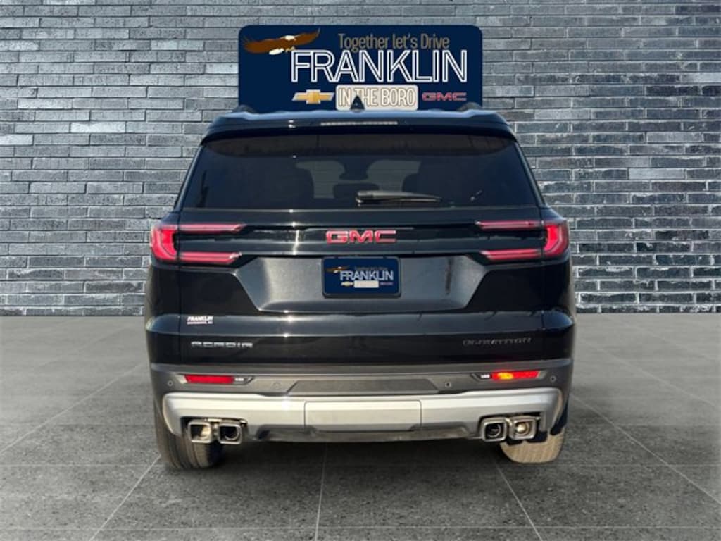 Used 2025 GMC Acadia Elevation SUV