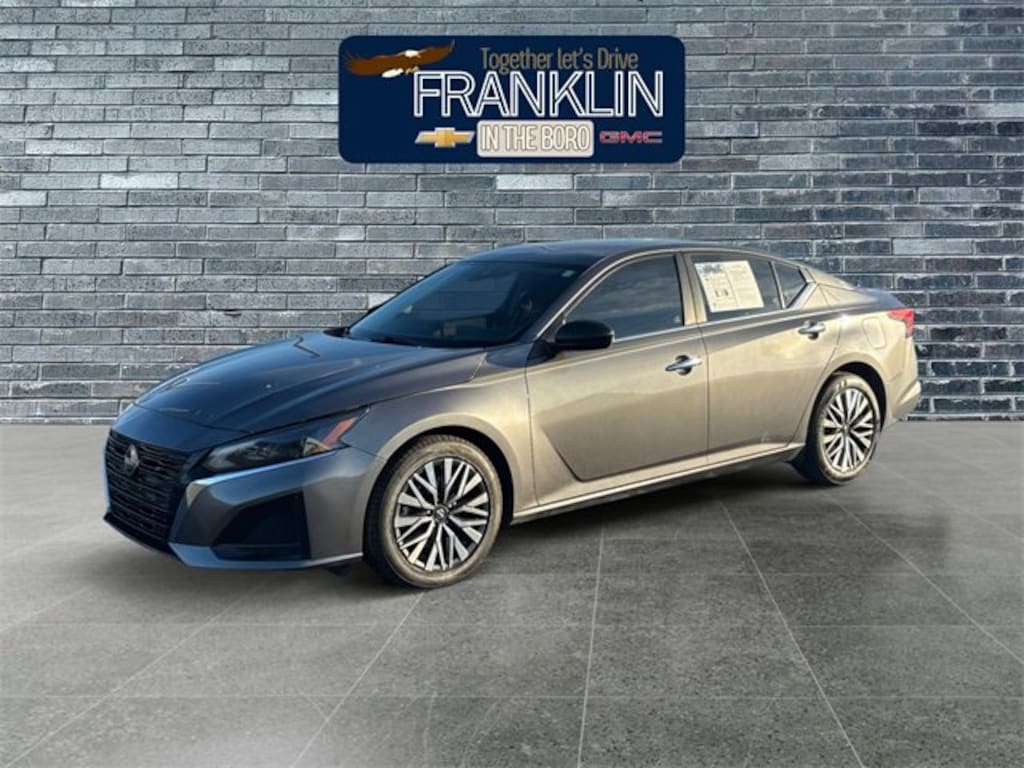 Used 2024 Nissan Altima 2.5 SV Sedan