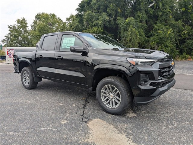 2026 Chevrolet Colorado LT photo 2