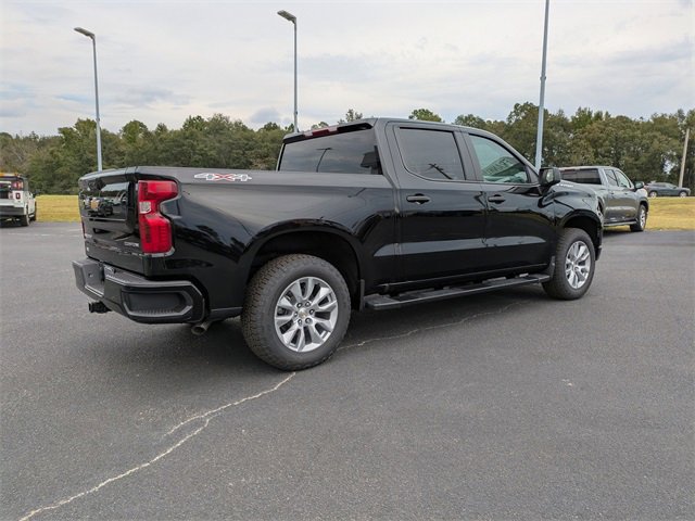 2026 Chevrolet Silverado 1500 Custom photo 4