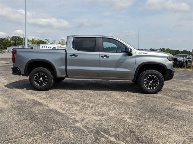 2024 Chevrolet Silverado 1500 ZR2 photo 3