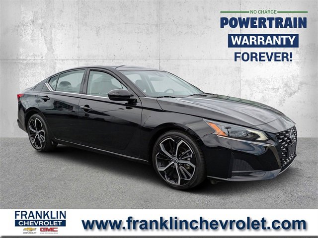 2024 Nissan Altima SR's photo