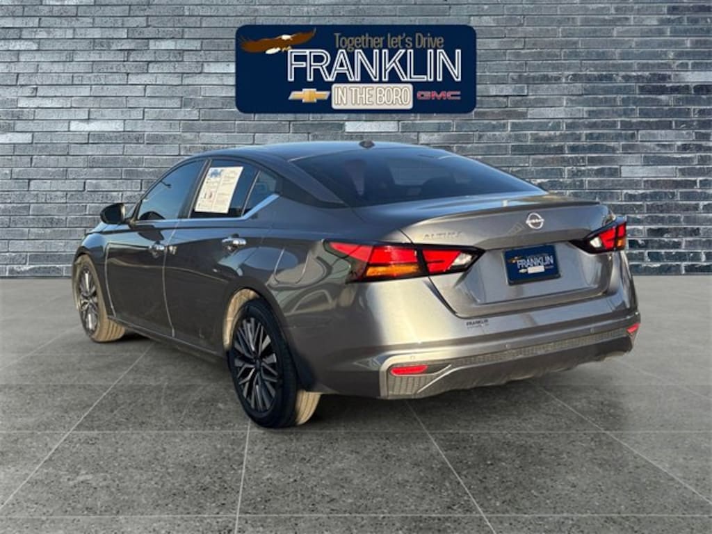 Used 2024 Nissan Altima 2.5 SV Sedan