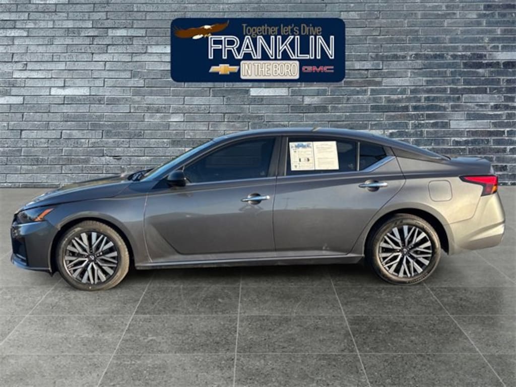 Used 2024 Nissan Altima 2.5 SV Sedan