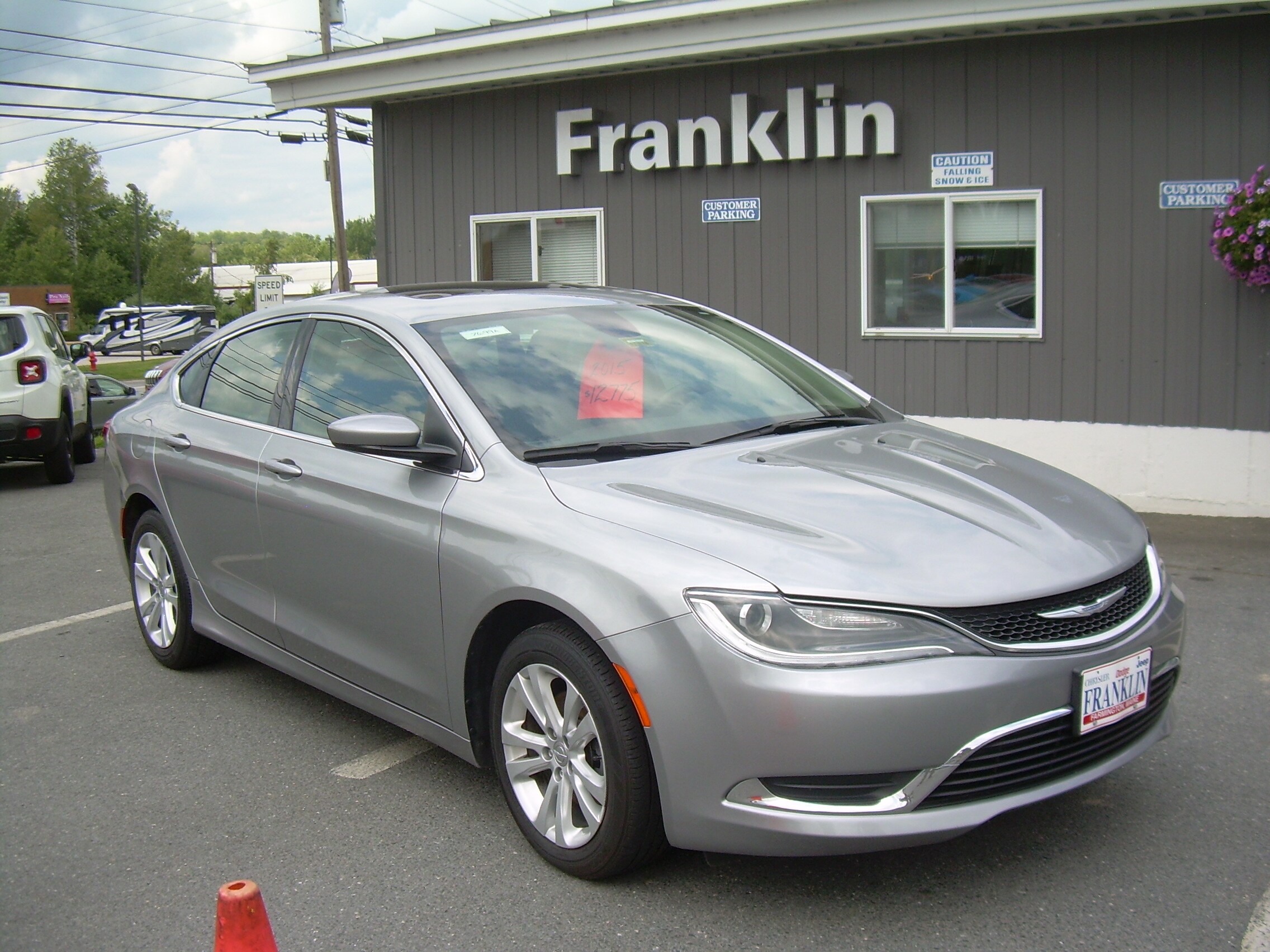 Chrysler 200: Transporting Passengers Chrysler 200: Transporting Passengers