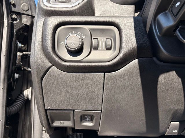2025 RAM 2500 Laramie - Photo 33