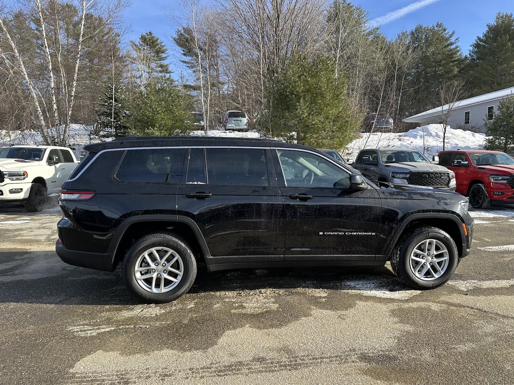 2025 Jeep Grand Cherokee L photo 3