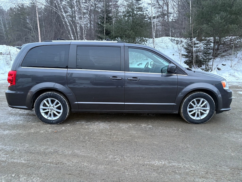 Used 2019 Dodge Grand Caravan SXT Van Passenger Van