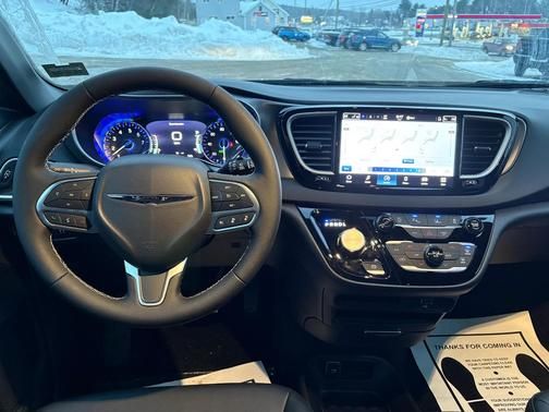 2026 Chrysler Voyager LX - Photo 13