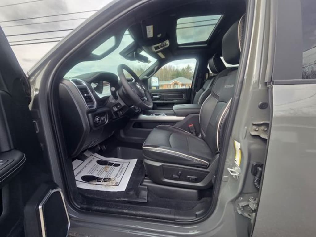 New 2026 Ram 2500 LARAMIE CREW CAB 4X4 6'4 BOX Pickup