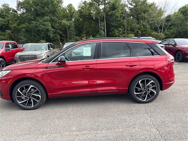 2025 Lincoln Corsair Grand Touring photo 4