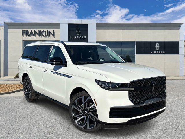 2027 Lincoln Navigator
