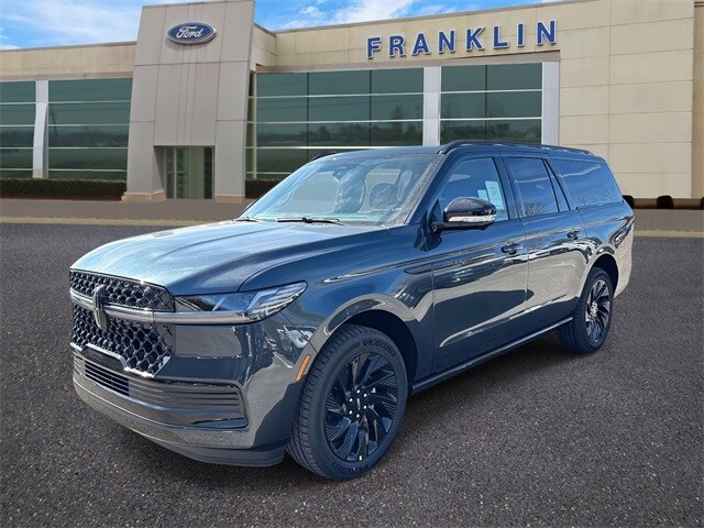2025 Lincoln Navigator L Reserve photo 2