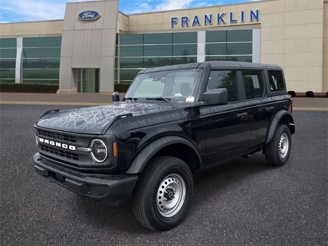 2025 Ford Bronco Base photo 2