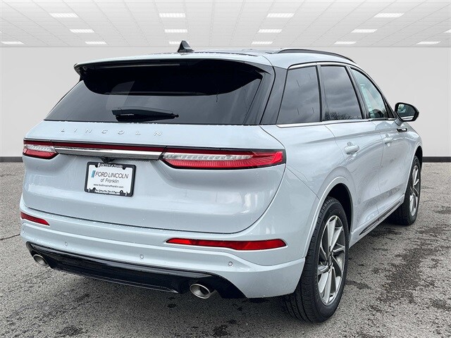 2025 Lincoln Corsair Grand Touring photo 3