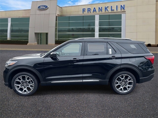 2025 Ford Explorer Platinum photo 2