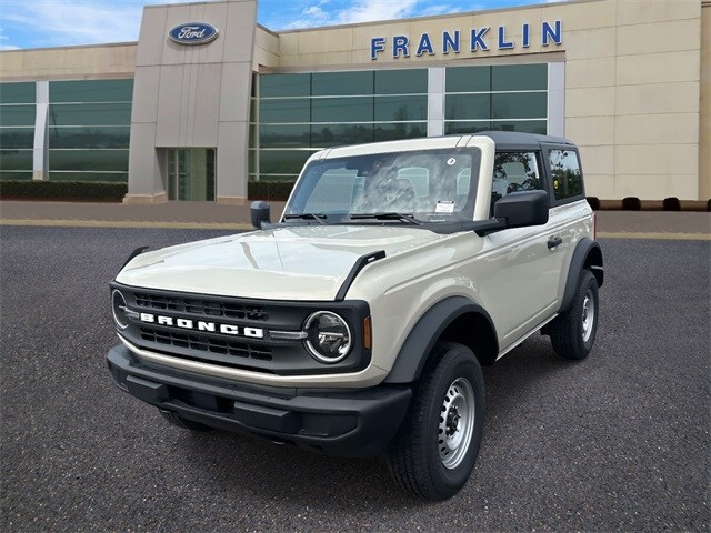2025 Ford Bronco Base photo 3