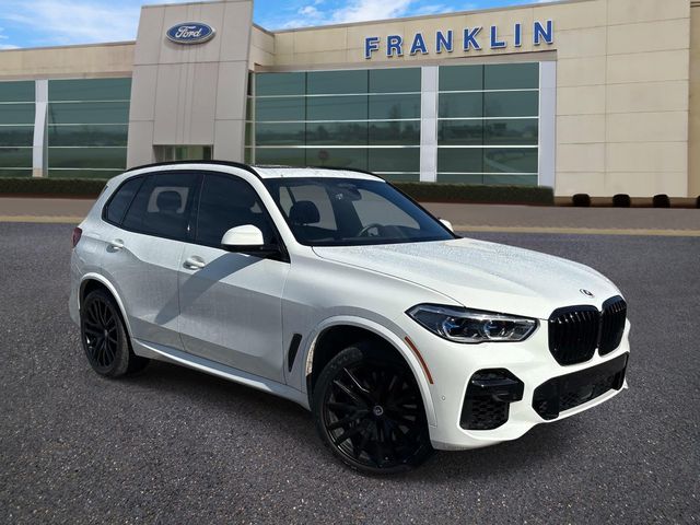 2022 BMW X5 M50i's photo