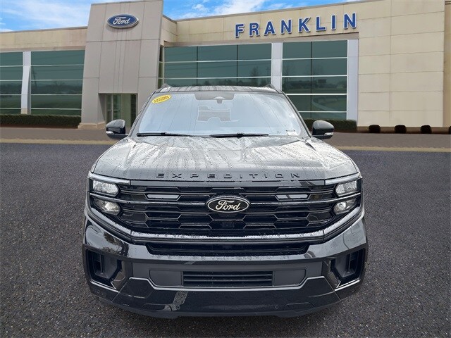 2025 Ford Expedition Platinum photo 2