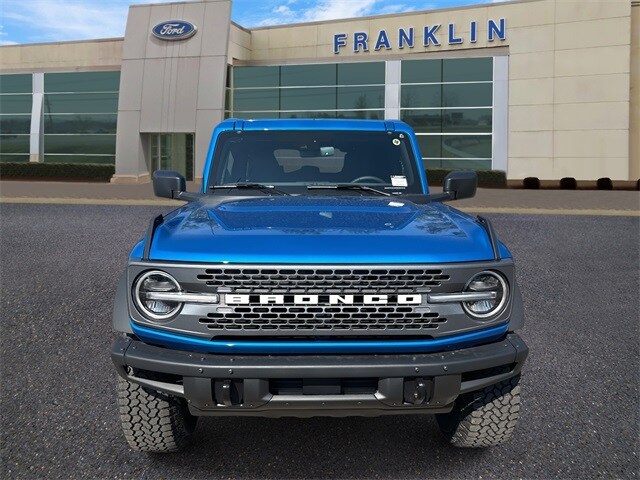 2025 Ford Bronco Badlands photo 2