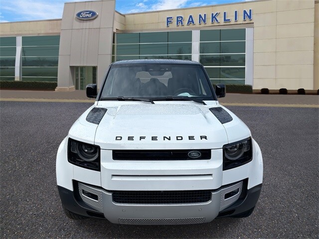 2023 Land Rover Defender 110 SE photo 2