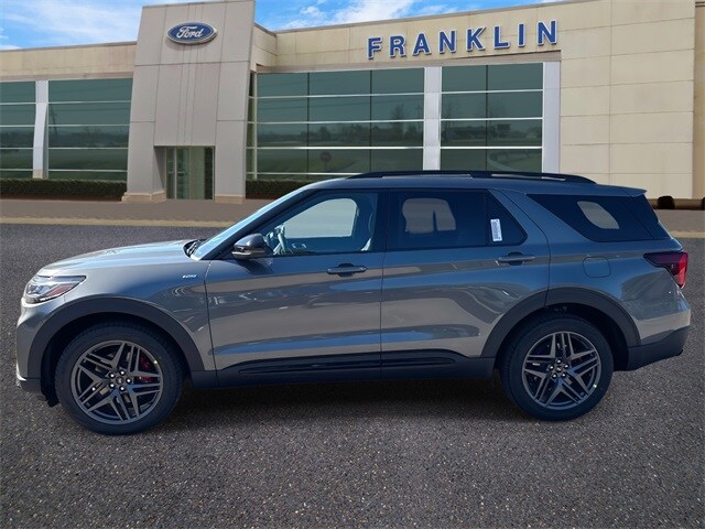 2025 Ford Explorer ST-Line photo 4
