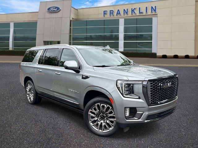2023 GMC Yukon Denali Ultimate AWD's photo