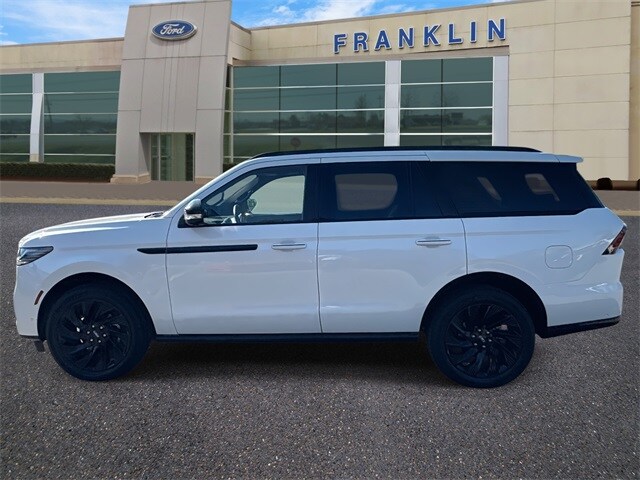 2025 Lincoln Navigator Reserve photo 3