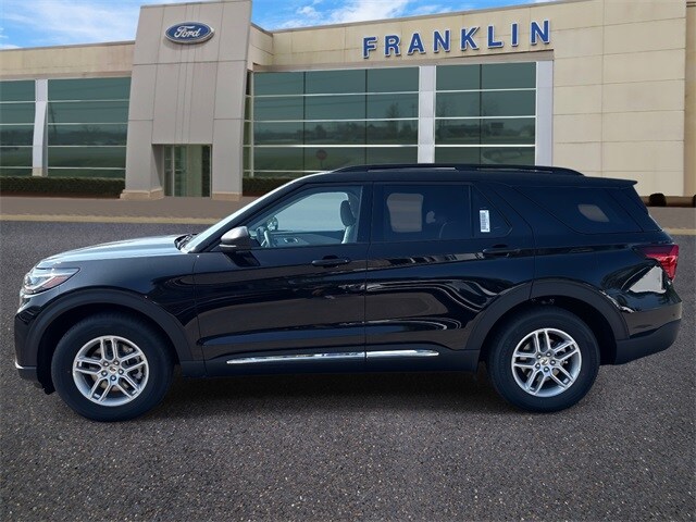 2025 Ford Explorer photo 4