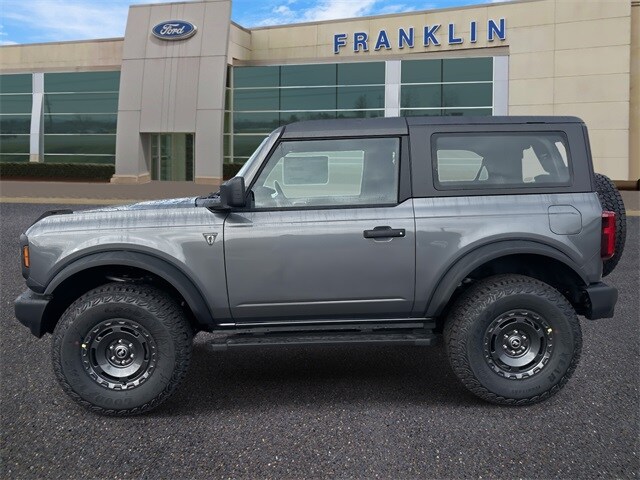 2025 Ford Bronco Base photo 4