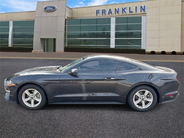 2022 Ford Mustang photo 4