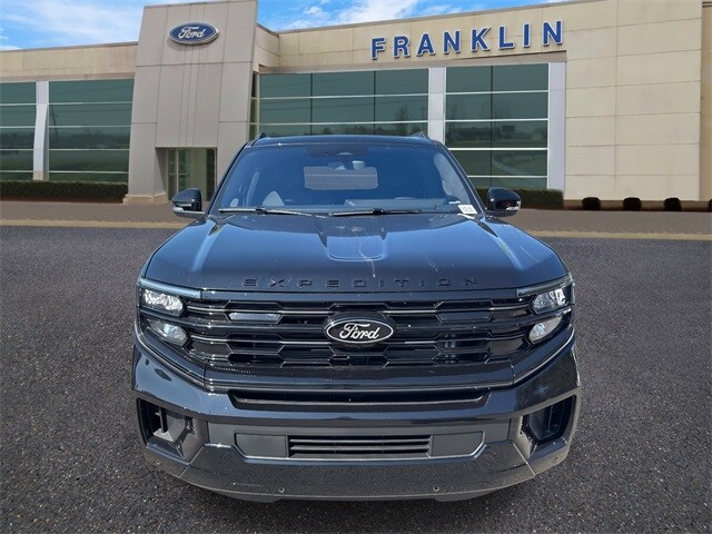 2025 Ford Expedition MAX Platinum photo 2