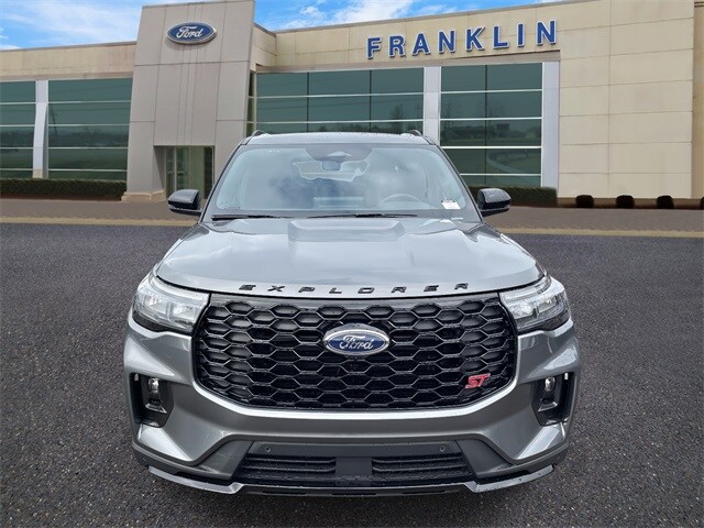 2025 Ford Explorer ST photo 2