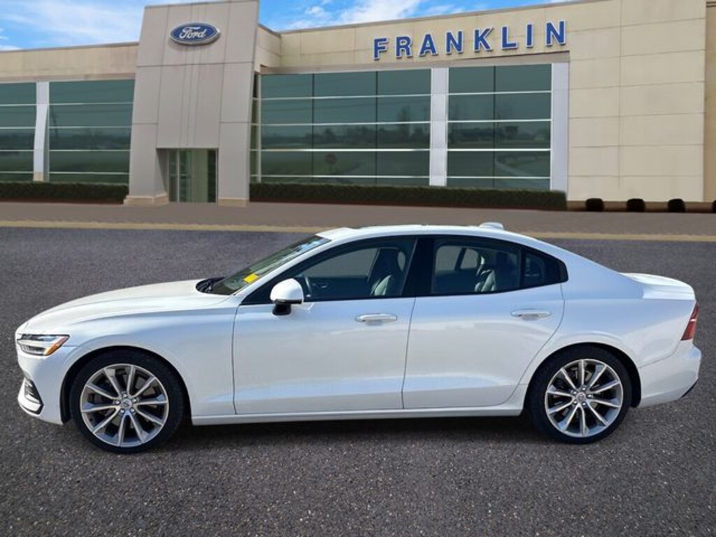 Used 2020 Volvo S60 T6 Momentum Sedan