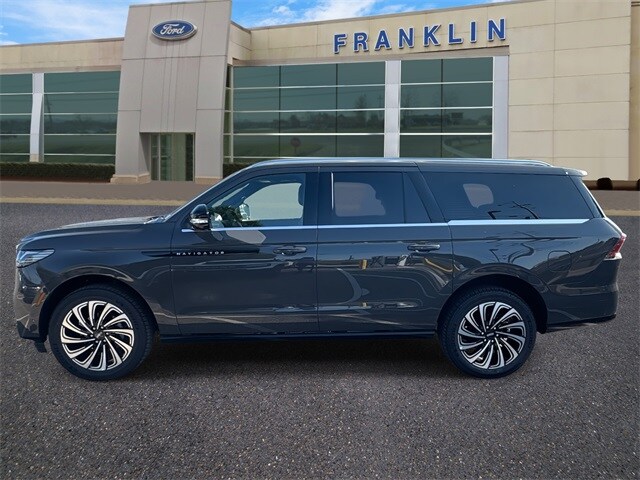 2025 Lincoln Navigator Black Label photo 3