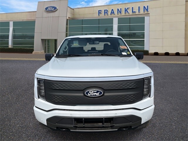 2025 Ford F-150 Lightning photo 2