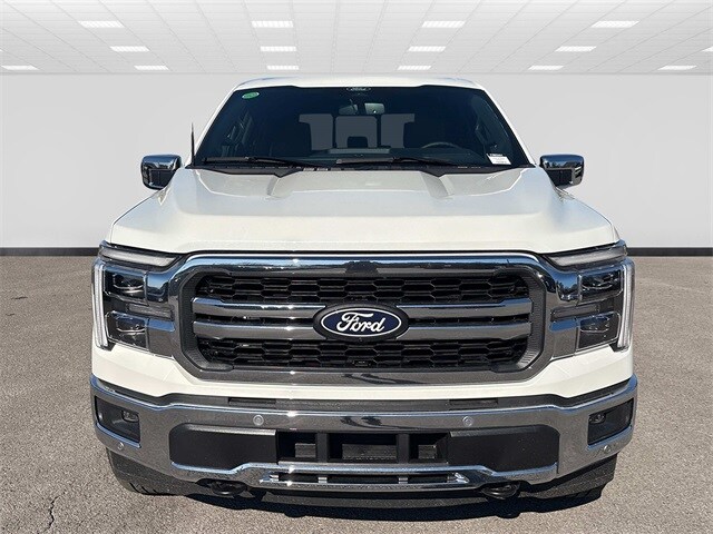 2025 Ford F-150 Lariat photo 2